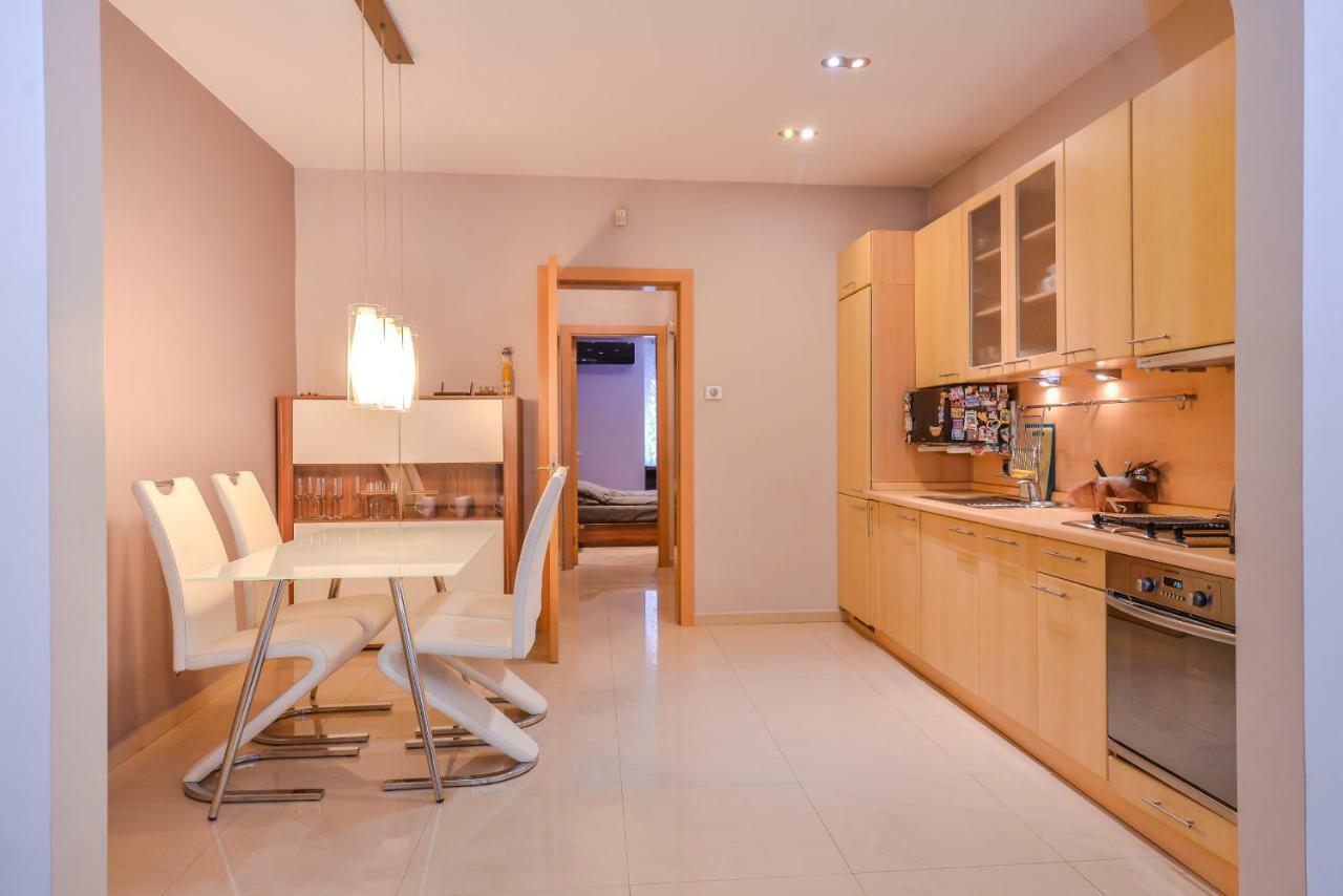 Extravaganzzo - Super Central One Bedroom Modern Apartment By Flat Mаnager Sofia Exterior photo